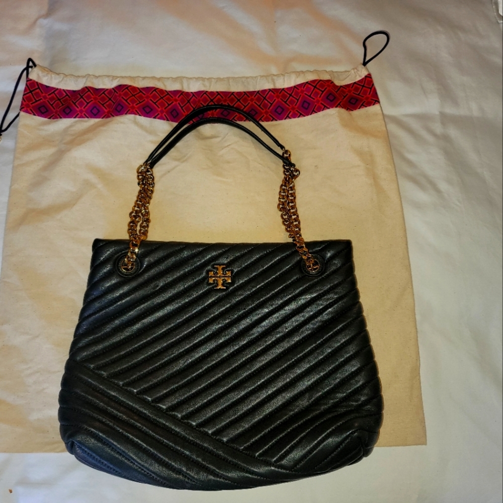 TORY BURCH QUILTED CHEVRON